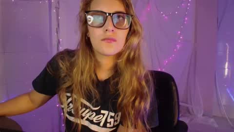 Isabella Rros online show from February 10, 2026, 10:03 pm