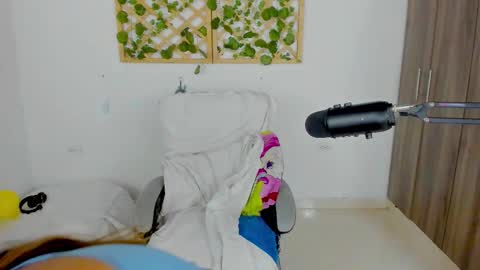 Isabella online show from February 26, 2026, 2:54 am