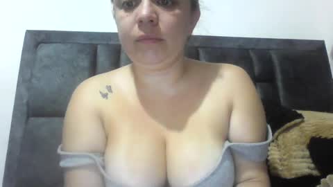 Snapshot of isabellaa_hills_ chatting on June 19, 2026, 4:33 pm isabellaa_hills_ online show from June 19, 2026, 4:33 pm