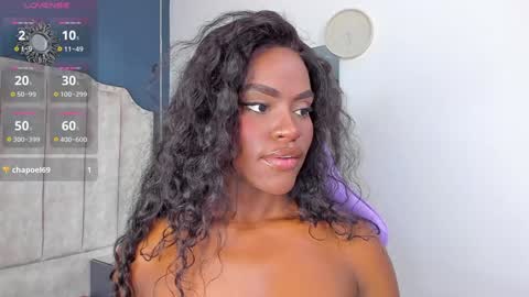 Snapshot of isabellabroms21 chatting on December 23, 2024, 8:47 pm v online show from December 23, 2024, 8:47 pm