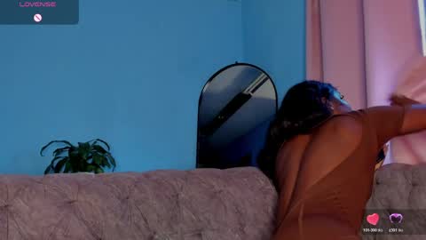 Snapshot of isabellabroms21 chatting on May 19, 2026, 10:16 pm v online show from May 19, 2026, 10:16 pm