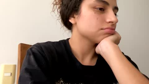 Snapshot of isabellakoffs chatting on January 13, 2025, 10:35 pm Isabella.. back again online show from January 13, 2025, 10:35 pm