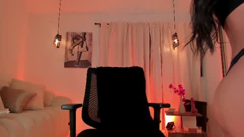 Snapshot of isabellalux_ chatting on June 14, 2026, 10:23 pm ISABELLA online show from June 14, 2026, 10:23 pm