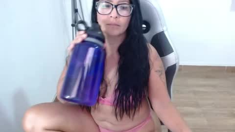 Snapshot of isabellaobregon2 chatting on April 19, 2026, 9:39 pm Isa online show from April 19, 2026, 9:39 pm