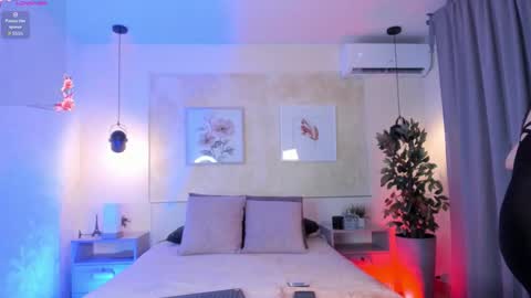 Snapshot of isabellasweet__ chatting on February 17, 2026, 3:47 am online show from February 17, 2026, 3:47 am