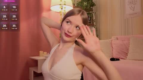 Snapshot of isabellatorrance chatting on September 15, 2025, 4:34 am Bella online show from September 15, 2025, 4:34 am