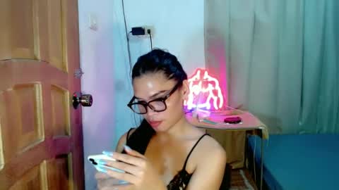 Snapshot of isabelle_amore chatting on June 25, 2026, 5:12 am Ysa online show from June 25, 2026, 5:12 am