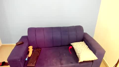 Snapshot of isaemm_ chatting on December 3, 2024, 10:51 pm Isaemm online show from December 3, 2024, 10:51 pm