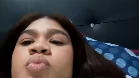 Isa online show from October 14, 2025, 2:45 am