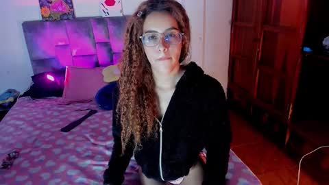 Isabela  online show from September 30, 2025, 5:23 am