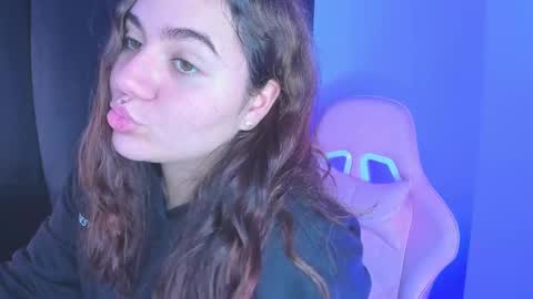 Isa online show from December 21, 2024, 1:36 am