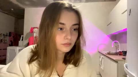 Snapshot of isauratorkelson chatting on November 18, 2025, 8:13 pm Issa online show from November 18, 2025, 8:13 pm