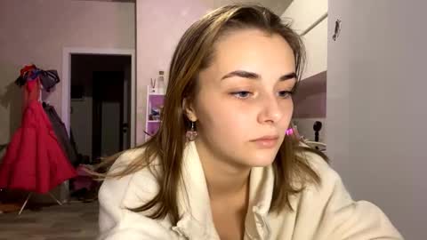 Snapshot of isauratorkelson chatting on December 4, 2025, 1:04 am Issa online show from December 4, 2025, 1:04 am