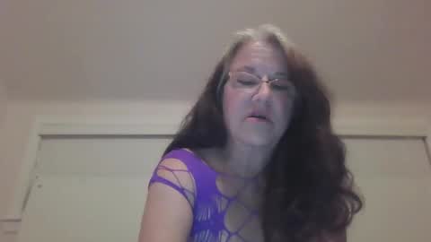 Iseestarz420 online show from December 23, 2024, 3:29 am