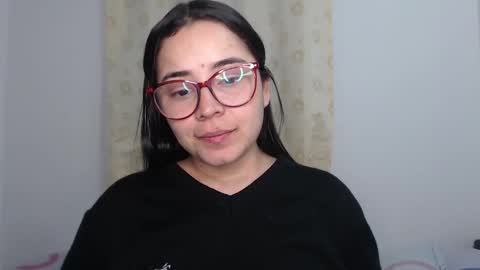 Snapshot of isemma chatting on December 5, 2024, 3:26 am Emma online show from December 5, 2024, 3:26 am