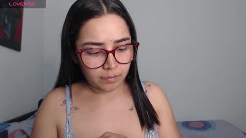 Snapshot of isemma chatting on December 18, 2024, 3:37 am Emma online show from December 18, 2024, 3:37 am