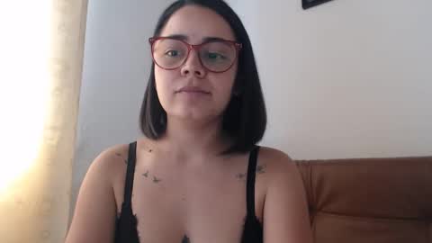 Snapshot of isemma chatting on November 13, 2025, 4:17 pm Emma online show from November 13, 2025, 4:17 pm