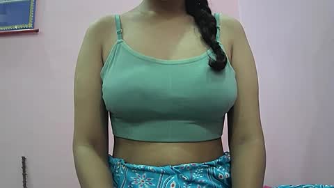 Snapshot of ishika_singh_ chatting on October 17, 2025, 1:53 am ishika_singh_ online show from October 17, 2025, 1:53 am