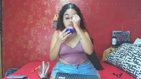 Snapshot of isis_blade chatting on September 17, 2025, 3:24 pm Isis Blade online show from September 17, 2025, 3:24 pm