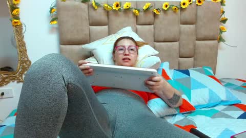 Snapshot of isisduzan chatting on December 9, 2024, 5:29 am isisduzan online show from December 9, 2024, 5:29 am