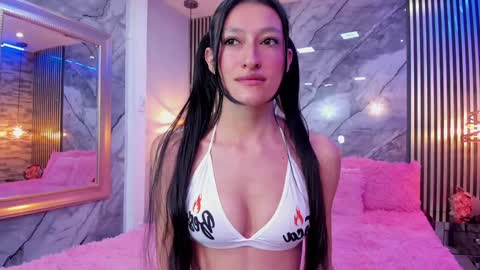 Isla  online show from February 1, 2025, 1:30 pm