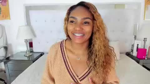 Snapshot of isla_scott chatting on June 19, 2026, 11:36 am Vanessa online show from June 19, 2026, 11:36 am