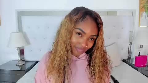 Snapshot of isla_scott chatting on June 23, 2026, 11:30 am Vanessa online show from June 23, 2026, 11:30 am