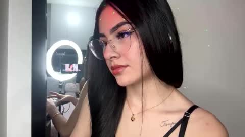 Cute Isla  online show from October 24, 2025, 3:25 am