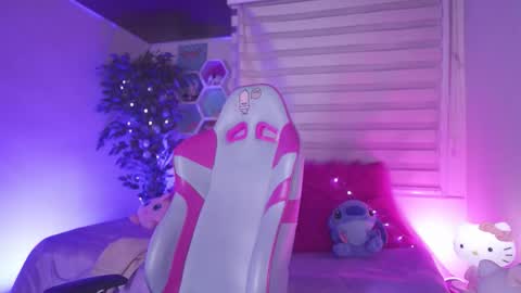 ISSA  online show from November 8, 2025, 12:55 am