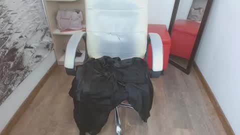 Issa  online show from March 8, 2025, 2:40 pm