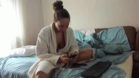 Issabelle online show from February 2, 2026, 6:56 am