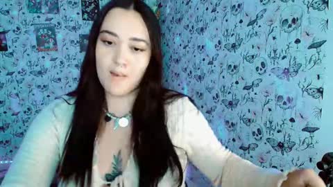 Yiz online show from October 10, 2025, 5:28 am