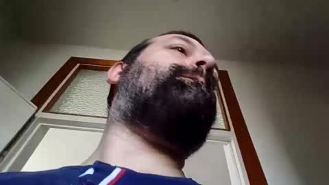 italianbigboy932 online show from April 4, 2026, 10:24 am