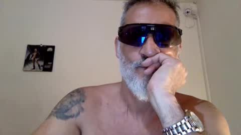 Snapshot of italiankingstripper chatting on January 16, 2026, 3:05 pm italiankingstripper online show from January 16, 2026, 3:05 pm