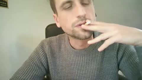 italiano116116 online show from February 24, 2025, 3:42 pm