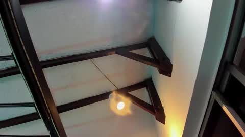 Italo Moore online show from December 16, 2025, 11:59 am