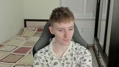 Ethan online show from September 10, 2025, 3:01 pm