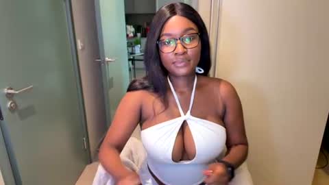 Snapshot of itsanna_b chatting on July 3, 2026, 4:30 am itsanna_b online show from July 3, 2026, 4:30 am