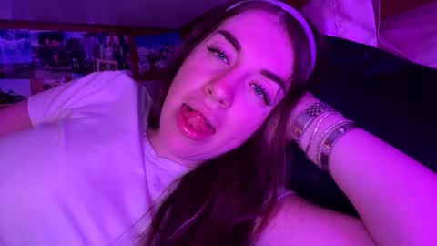 Snapshot of itsbaddyliv chatting on January 19, 2025, 2:47 am itsbaddyliv online show from January 19, 2025, 2:47 am