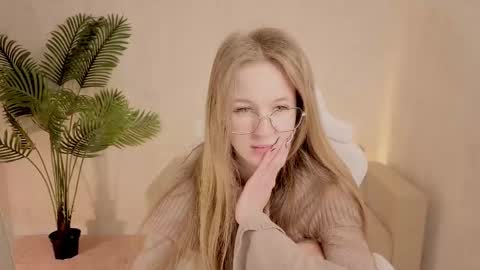 Snapshot of itsbellabonna chatting on November 3, 2025, 2:13 am itsbellabonna online show from November 3, 2025, 2:13 am