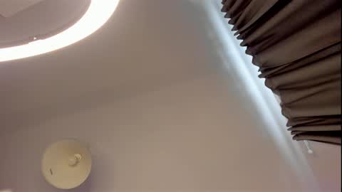 Isabella online show from February 5, 2026, 11:15 am