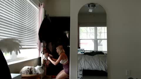 Alexis Rae online show from September 9, 2025, 8:41 pm