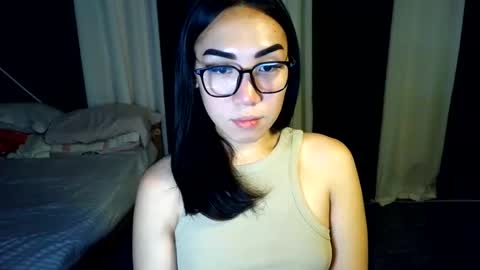 itsmehotqueen online show from May 18, 2026, 7:47 am