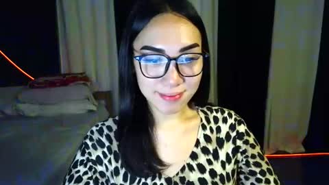 itsmehotqueen online show from May 19, 2026, 3:35 am