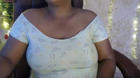 Snapshot of itsmiradesire chatting on June 30, 2026, 4:35 am Mira online show from June 30, 2026, 4:35 am