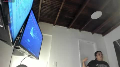 Snapshot of itsmoon_swt_ chatting on June 16, 2026, 6:32 pm Moon online show from June 16, 2026, 6:32 pm