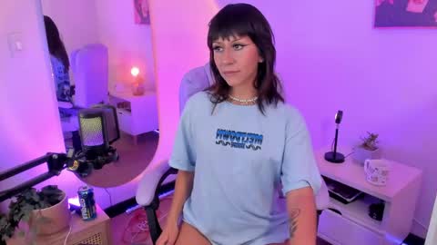 itsmroom online show from April 14, 2026, 5:46 am