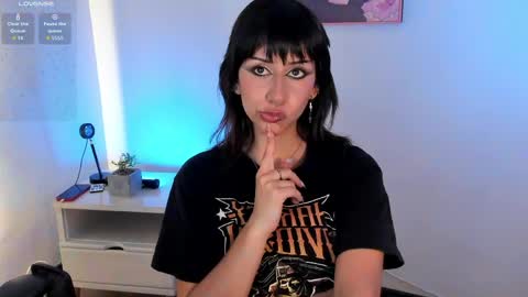 itsmroom online show from May 3, 2026, 4:51 am