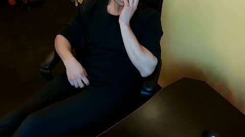 Snapshot of itssallgravy chatting on November 2, 2025, 8:11 pm itssallgravy online show from November 2, 2025, 8:11 pm