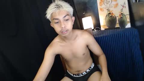 Snapshot of itsyourcummerboy_xx chatting on June 1, 2026, 6:42 pm Kyle online show from June 1, 2026, 6:42 pm
